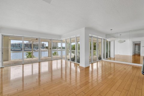 Copropriété à vendre à Miami, Floride: 2 chambres, 142.14 m2 № 1401280 - photo 5