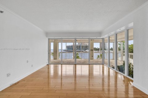 Copropriété à vendre à Miami, Floride: 2 chambres, 142.14 m2 № 1401280 - photo 4