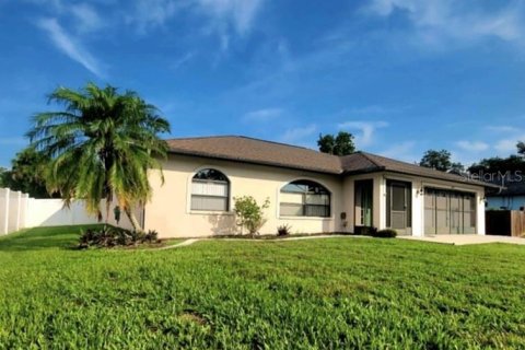 House in North Port, Florida 3 bedrooms, 143.35 sq.m. № 1267352 - photo 6