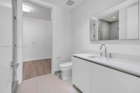 Condo in Miami, Florida, 2 bedrooms  № 1364827 - photo 22