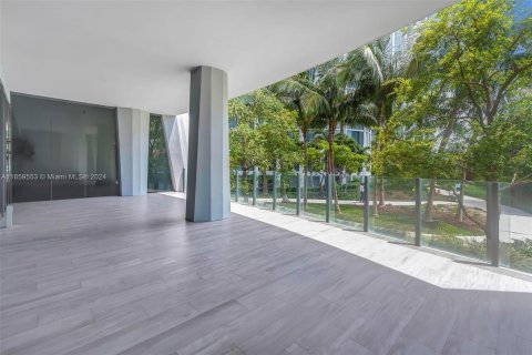 Condo in Miami, Florida, 2 bedrooms  № 1364827 - photo 9