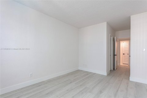 Copropriété à vendre à Sunny Isles Beach, Floride: 1 chambre, 92.9 m2 № 1364849 - photo 13