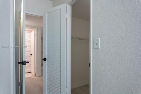 Condo in Sunny Isles Beach, Florida, 1 bedroom  № 1364849 - photo 18