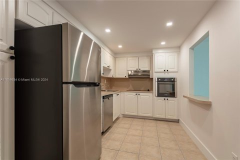 Condo in Sunny Isles Beach, Florida, 1 bedroom  № 1364849 - photo 6