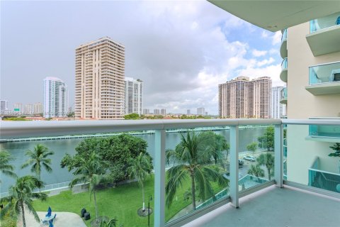 Condo in Sunny Isles Beach, Florida, 1 bedroom  № 1364849 - photo 19