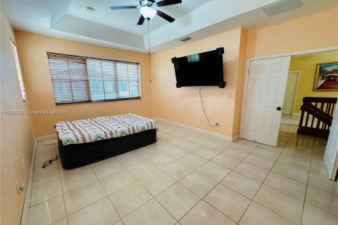 Casa en venta en Miami, Florida, 5 dormitorios, 244.52 m2 № 1311030 - foto 22