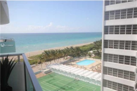 Condominio en alquiler en Miami Beach, Florida, 2 dormitorios, 125.42 m2 № 4671 - foto 3