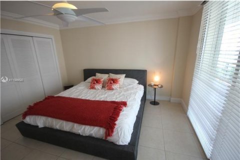 Condominio en alquiler en Miami Beach, Florida, 2 dormitorios, 125.42 m2 № 4671 - foto 14