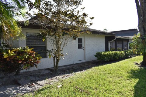 Villa ou maison à vendre à Tamarac, Floride: 3 chambres, 156.45 m2 № 737686 - photo 13