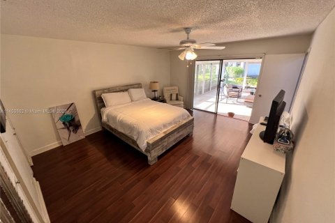 Villa ou maison à vendre à Tamarac, Floride: 3 chambres, 156.45 m2 № 737686 - photo 18