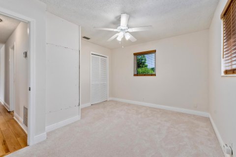 House in Palm Beach Gardens, Florida 3 bedrooms, 121.89 sq.m. № 1227667 - photo 17