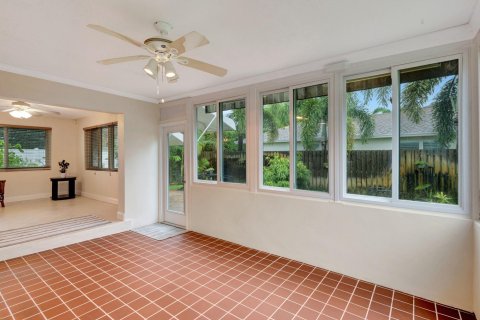 House in Lake Worth, Florida 2 bedrooms, 147.71 sq.m. № 1228824 - photo 23