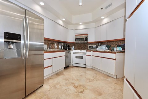 Copropriété à vendre à Aventura, Floride: 3 chambres, 241.08 m2 № 1153714 - photo 17