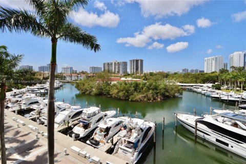 Condo in Aventura, Florida, 3 bedrooms  № 1153714 - photo 14