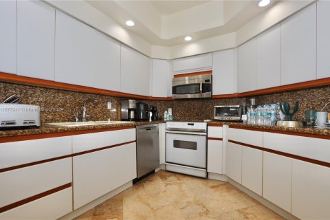 Condominio en venta en Aventura, Florida, 3 dormitorios, 241.08 m2 № 1153714 - foto 18