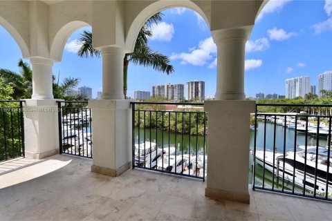 Copropriété à vendre à Aventura, Floride: 3 chambres, 241.08 m2 № 1153714 - photo 10