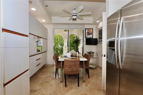 Condo in Aventura, Florida, 3 bedrooms  № 1153714 - photo 19