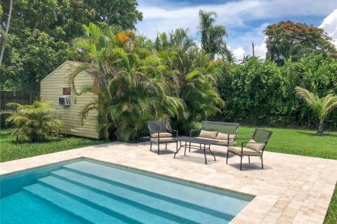 Casa en venta en Miami, Florida, 4 dormitorios, 131.55 m2 № 676593 - foto 4