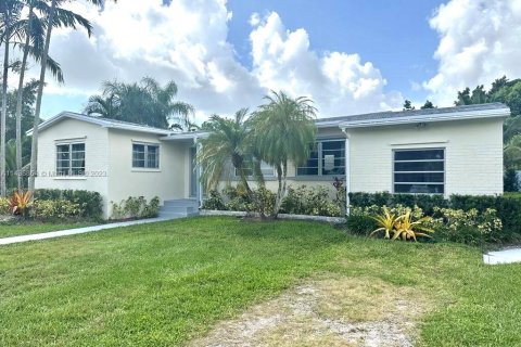 Casa en venta en Miami, Florida, 4 dormitorios, 131.55 m2 № 676593 - foto 3