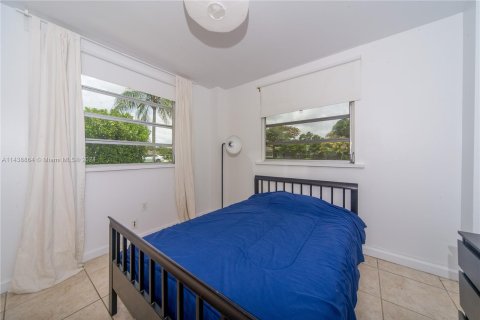 Villa ou maison à vendre à Miami, Floride: 4 chambres, 131.55 m2 № 676593 - photo 16