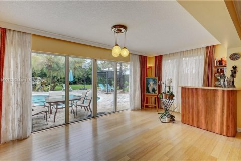 Villa ou maison à vendre à Pompano Beach, Floride: 4 chambres, 372.17 m2 № 1269591 - photo 10