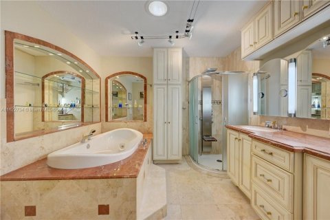 Villa ou maison à vendre à Pompano Beach, Floride: 4 chambres, 372.17 m2 № 1269591 - photo 22