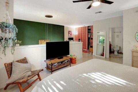 Condominio en venta en Coral Gables, Florida, 1 dormitorio, 105.07 m2 № 972512 - foto 22