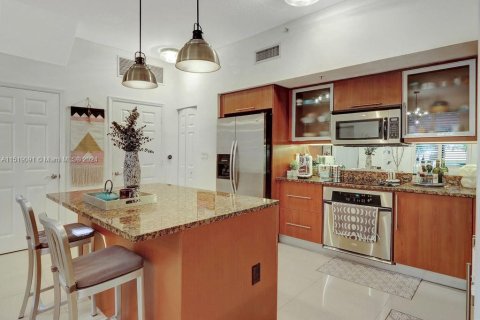 Condominio en venta en Coral Gables, Florida, 1 dormitorio, 105.07 m2 № 972512 - foto 12
