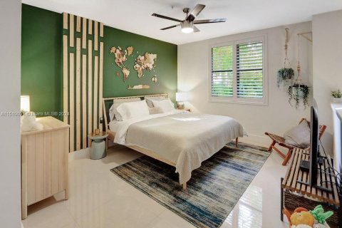 Condominio en venta en Coral Gables, Florida, 1 dormitorio, 105.07 m2 № 972512 - foto 21