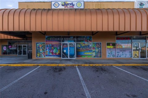 Propiedad comercial en venta en Tampa, Florida № 1084724 - foto 28