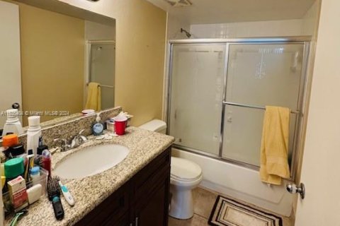 Condo in Lake Worth, Florida, 2 bedrooms  № 1305803 - photo 11