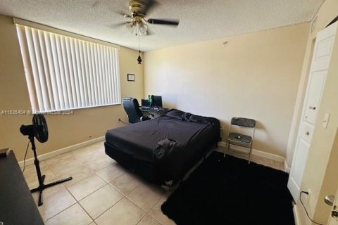 Condo in Lake Worth, Florida, 2 bedrooms  № 1305803 - photo 13