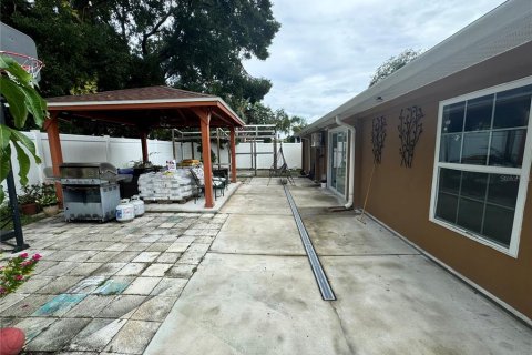 House in Tampa, Florida 3 bedrooms, 102.75 sq.m. № 1402033 - photo 18