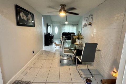 Casa en venta en Tampa, Florida, 3 dormitorios, 102.75 m2 № 1402033 - foto 5