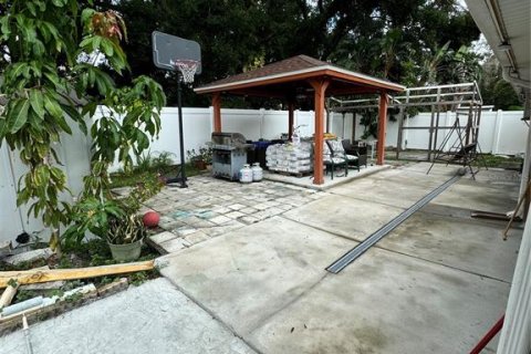 House in Tampa, Florida 3 bedrooms, 102.75 sq.m. № 1402033 - photo 15