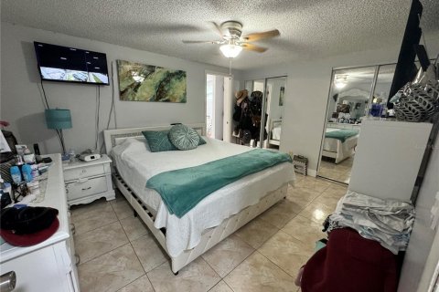 Casa en venta en Tampa, Florida, 3 dormitorios, 102.75 m2 № 1402033 - foto 8