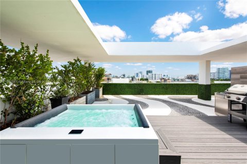 Condo in Miami Beach, Florida, 3 bedrooms  № 1184449 - photo 1