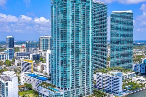 Condominio en venta en Miami, Florida, 2 dormitorios, 87.7 m2 № 1230850 - foto 3