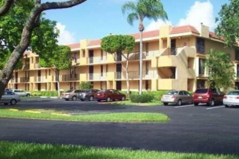 Condominio en venta en Margate, Florida, 2 dormitorios, 101.26 m2 № 892355 - foto 1