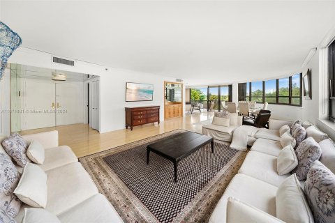 Condominio en venta en Bal Harbour, Florida, 2 dormitorios, 182.74 m2 № 1405982 - foto 2