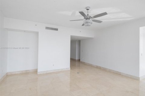 Condo in Sunny Isles Beach, Florida, 3 bedrooms  № 1405983 - photo 10