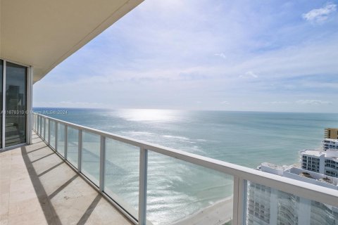 Condo in Sunny Isles Beach, Florida, 3 bedrooms  № 1405983 - photo 27