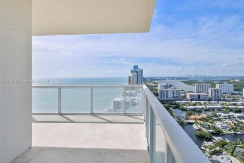 Condo in Sunny Isles Beach, Florida, 3 bedrooms  № 1405983 - photo 29