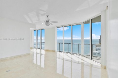 Condo in Sunny Isles Beach, Florida, 3 bedrooms  № 1405983 - photo 6