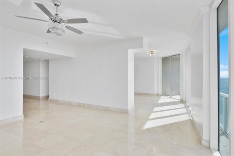 Condo in Sunny Isles Beach, Florida, 3 bedrooms  № 1405983 - photo 9