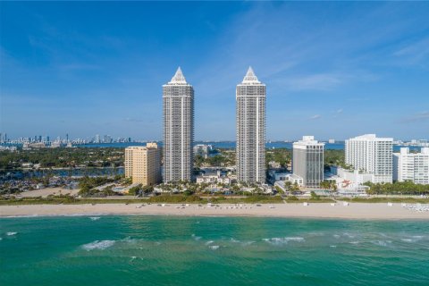 Condo in Miami Beach, Florida, 1 bedroom  № 1391454 - photo 1