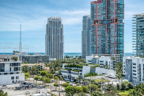 Condo in Miami Beach, Florida, 2 bedrooms  № 1391451 - photo 29