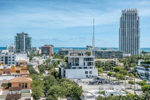 Condo in Miami Beach, Florida, 2 bedrooms  № 1391451 - photo 28