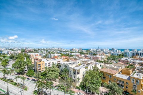 Condo in Miami Beach, Florida, 2 bedrooms  № 1391451 - photo 25