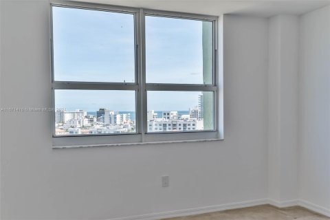 Condo in Miami Beach, Florida, 2 bedrooms  № 1391451 - photo 21